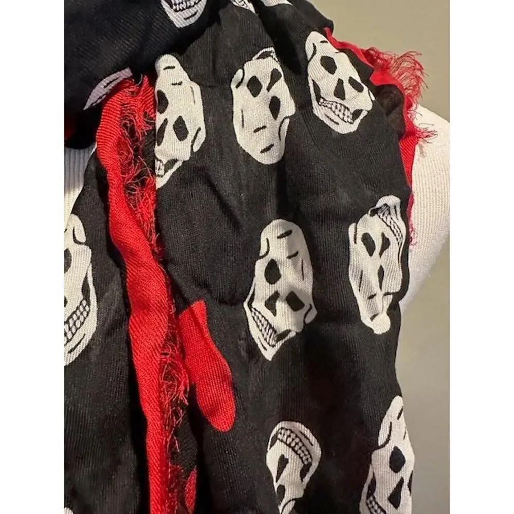 Alexander McQueen Skull Scarf NWT Black White Red Hearts Goth Punk Designer